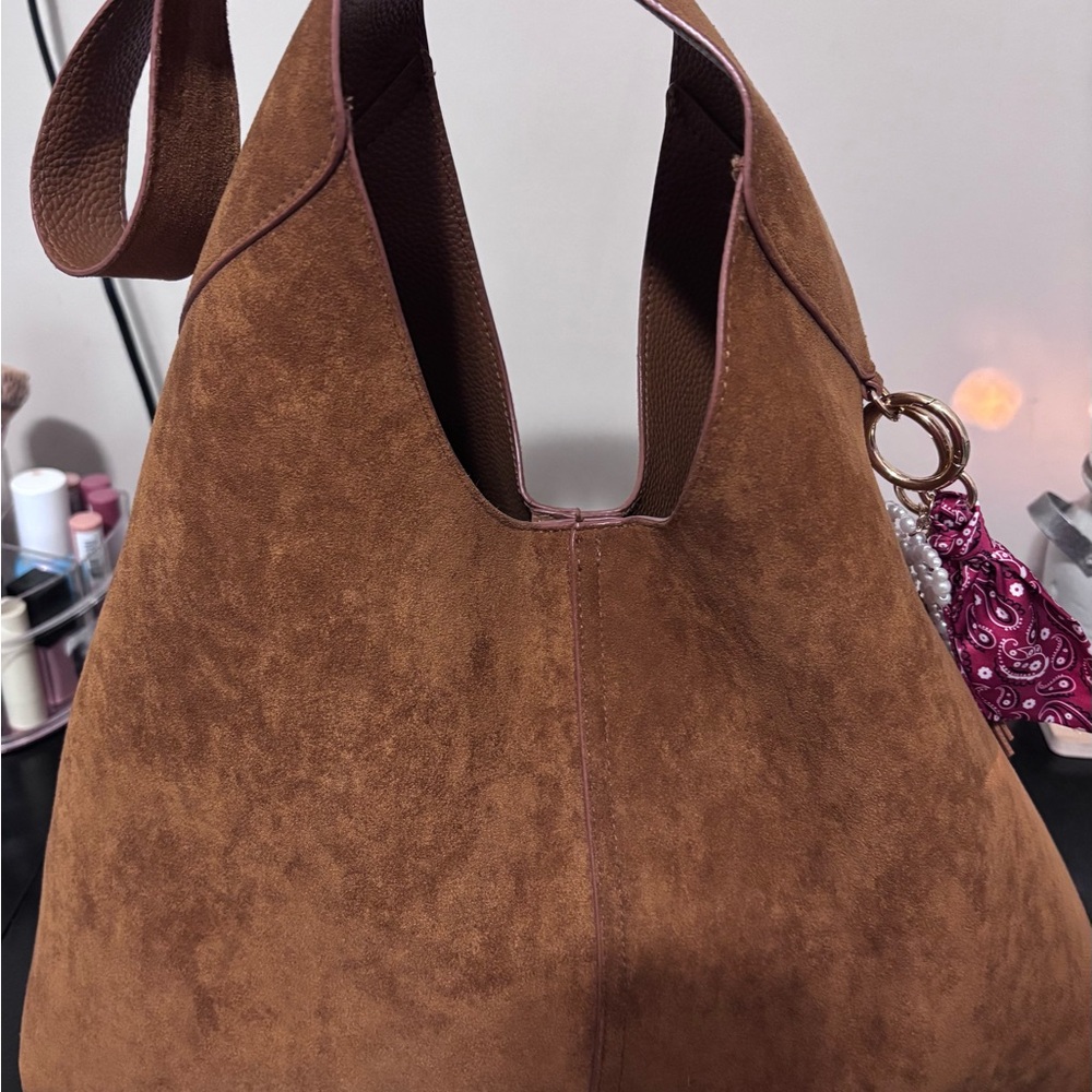 Universal Thread Suede Hobo Shoulder Bag in Caramel Brown - Picture 3 of 3